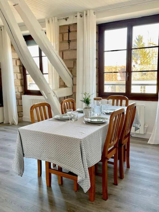 Appartement En Plein Centre Ville Milly-la-Foret Exterior foto